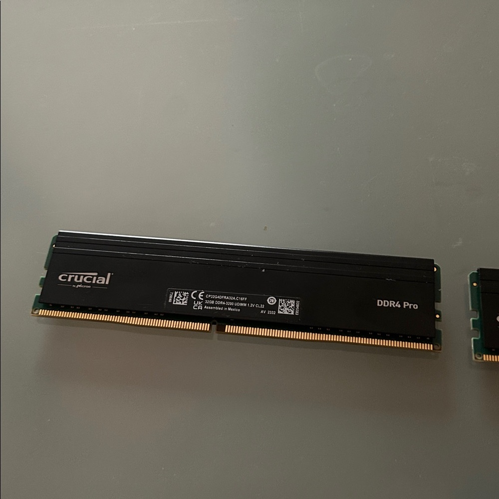 Crucial DDR4 Pro Memory Module - Black - Picture 4 of 4
